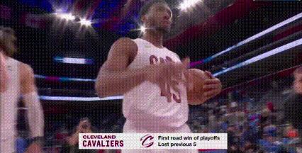 3-2！比赛结束哈登与米切尔的对话
今天骑士在客场挑战活塞，最终经过加时赛以11