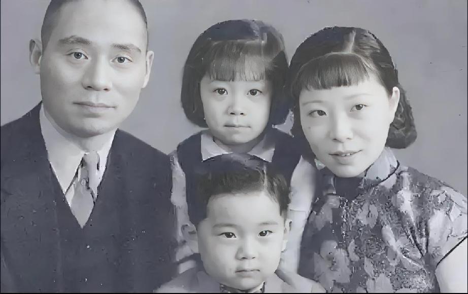 抗战时期，顾祝同在外养了一名小妾。风声泄露，传到夫人许文蓉耳朵里。
许文蓉和顾祝