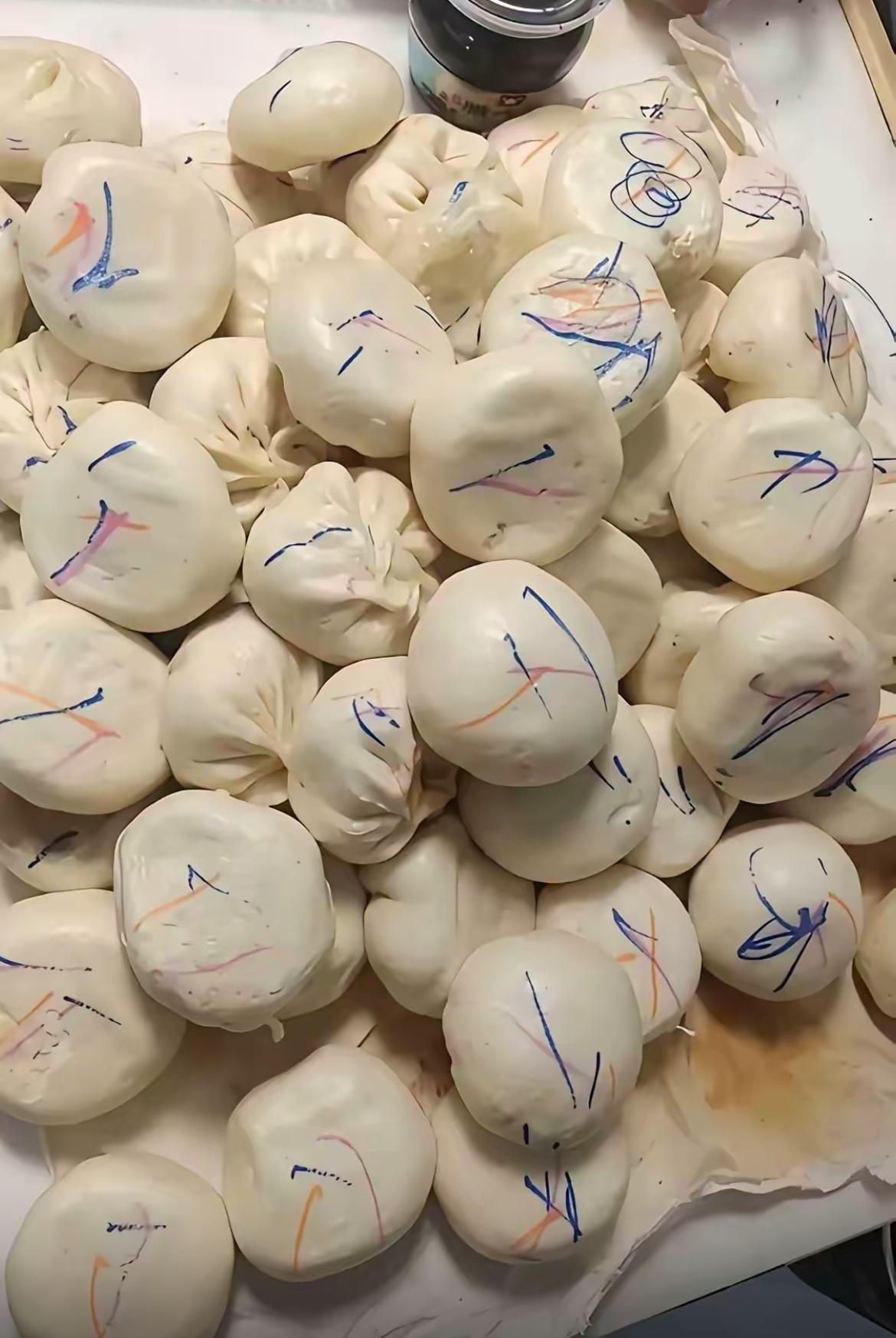 求助！一锅包子被孙子全毁了，这种情况该骂还是该打？【@头条逗趣小鲁班】