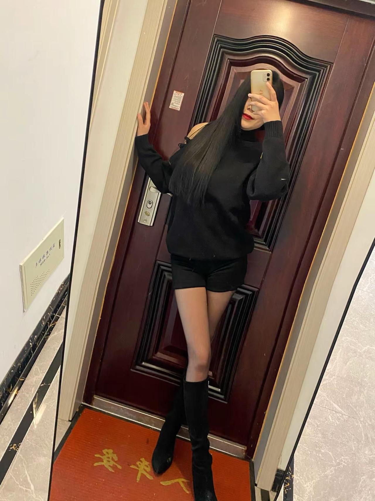 喜欢我给我发信息啊  我又不是不回高级感穿搭 长靴搭配 小众时尚单品