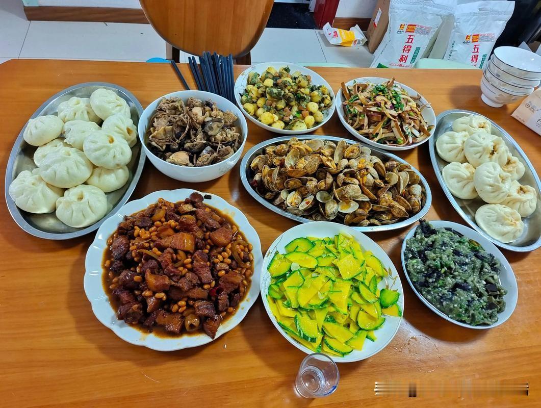 我真想不明白，有人说：“包产到户本来就是错误的，就靠那一亩三分地，农民永远富不起