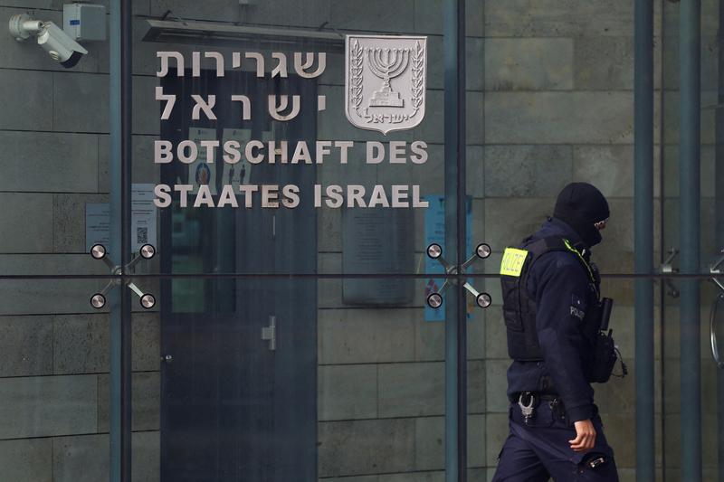 当地时间2月27日，美国国务院下令驻以色列使团非紧急必要人员及其家属撤离。美国驻