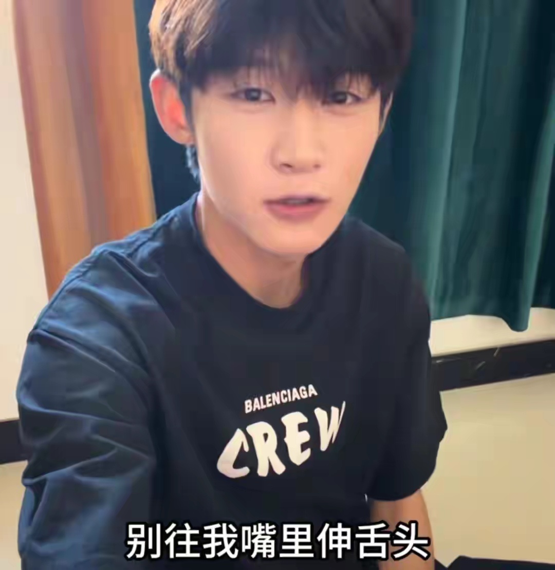 50集短剧硬塞60场吻戏，富婆亲自上阵伸舌头，男演员忍了半个月 