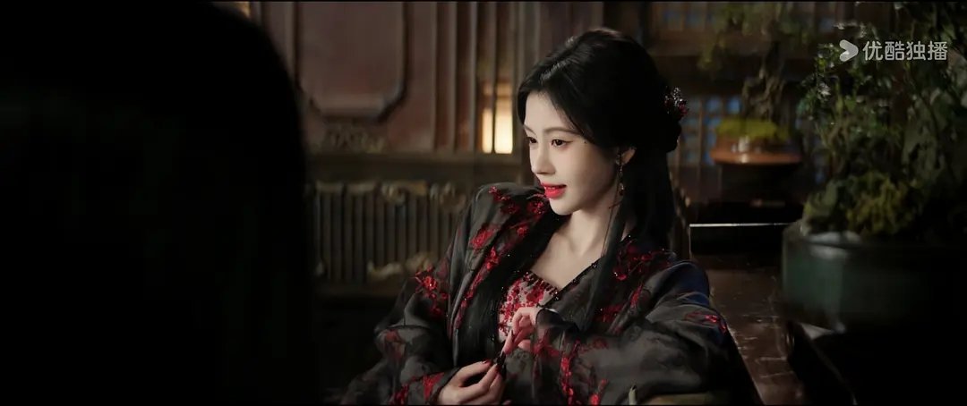 鞠婧祎这次人设好新颖，说话留悬念，跟姐姐在一起的时候会撒娇，总之就是特茶hhh 