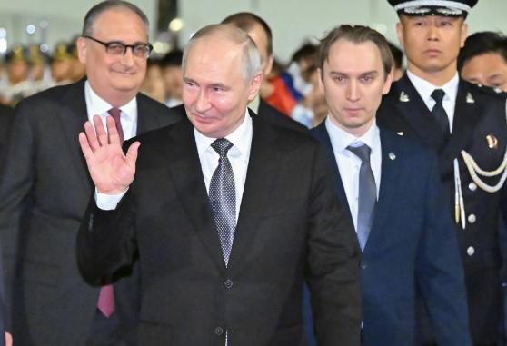 普京访华当天，欧洲议会突然通过钢铁加税计划，背后没那么简单。

北京时间5月19