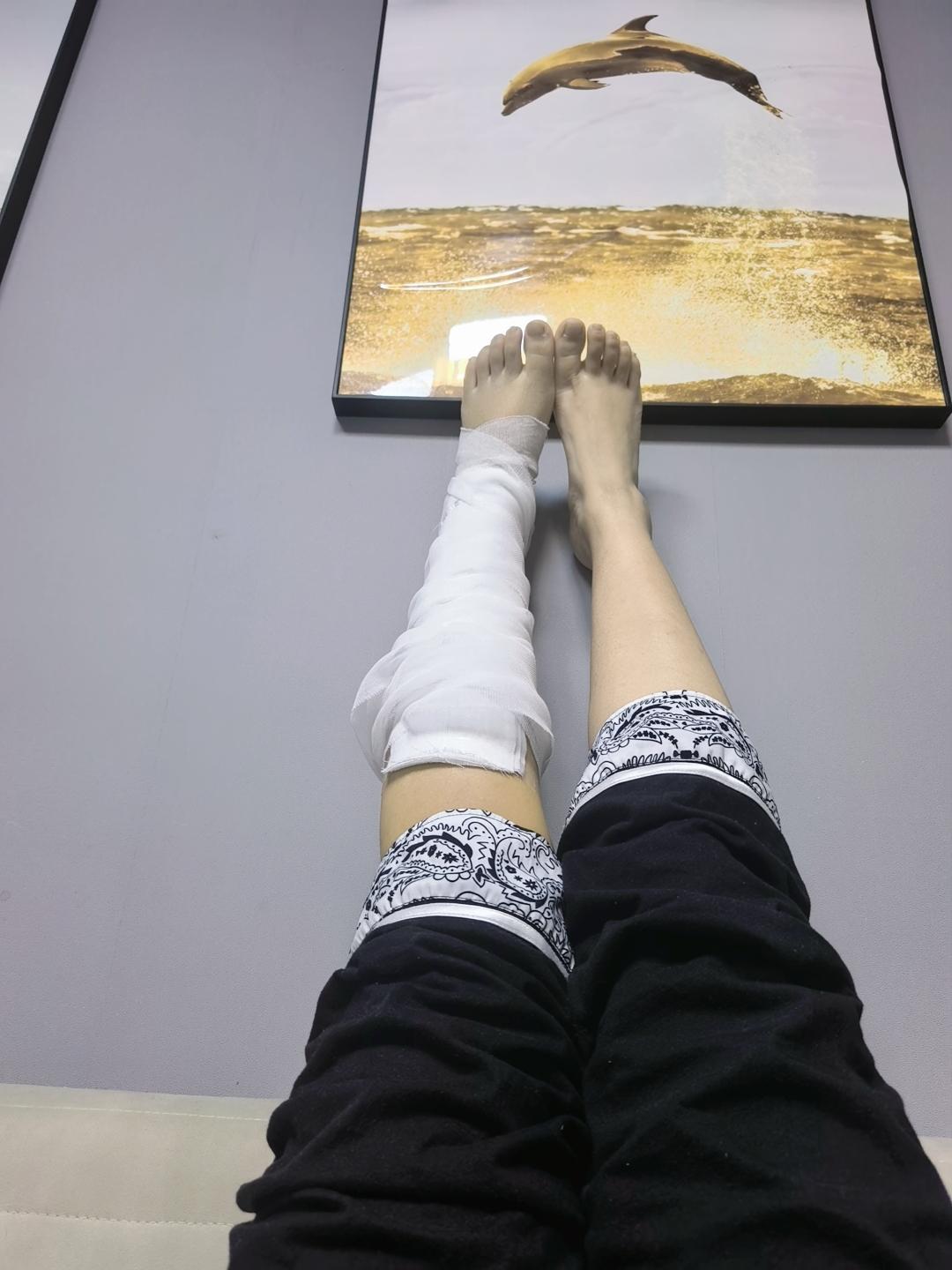 原本计划娃娃放假后要跟大哥去很多的地方，去重庆吃各种火锅，去俄罗斯打猎...