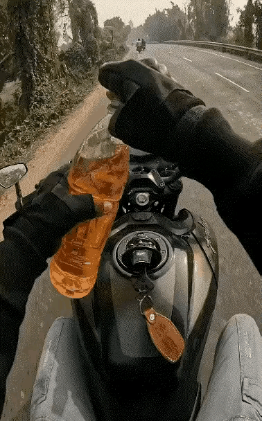 人有些时候都是自己作自己的啊！