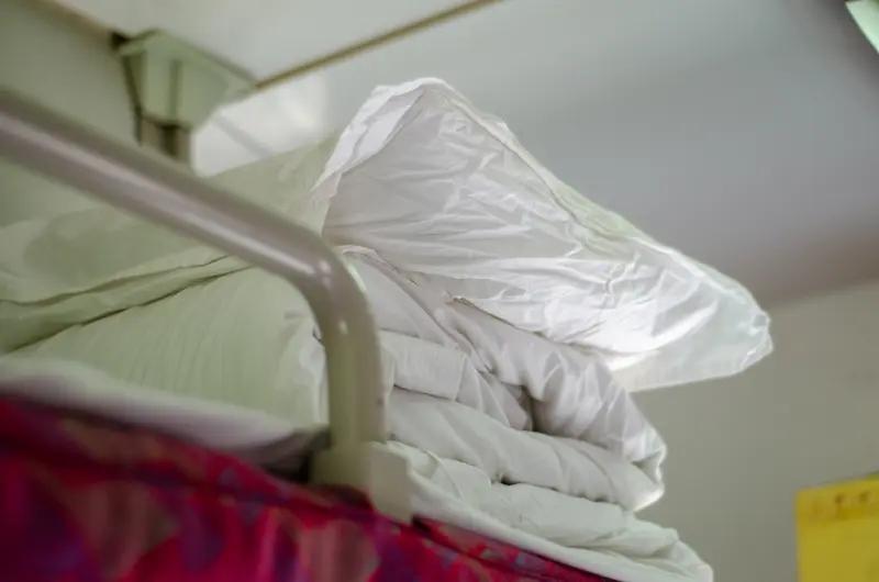 回家的感觉真好！每次拖着疲惫身躯推开家门，熟悉感瞬间将我包围。
小时候住校，一周