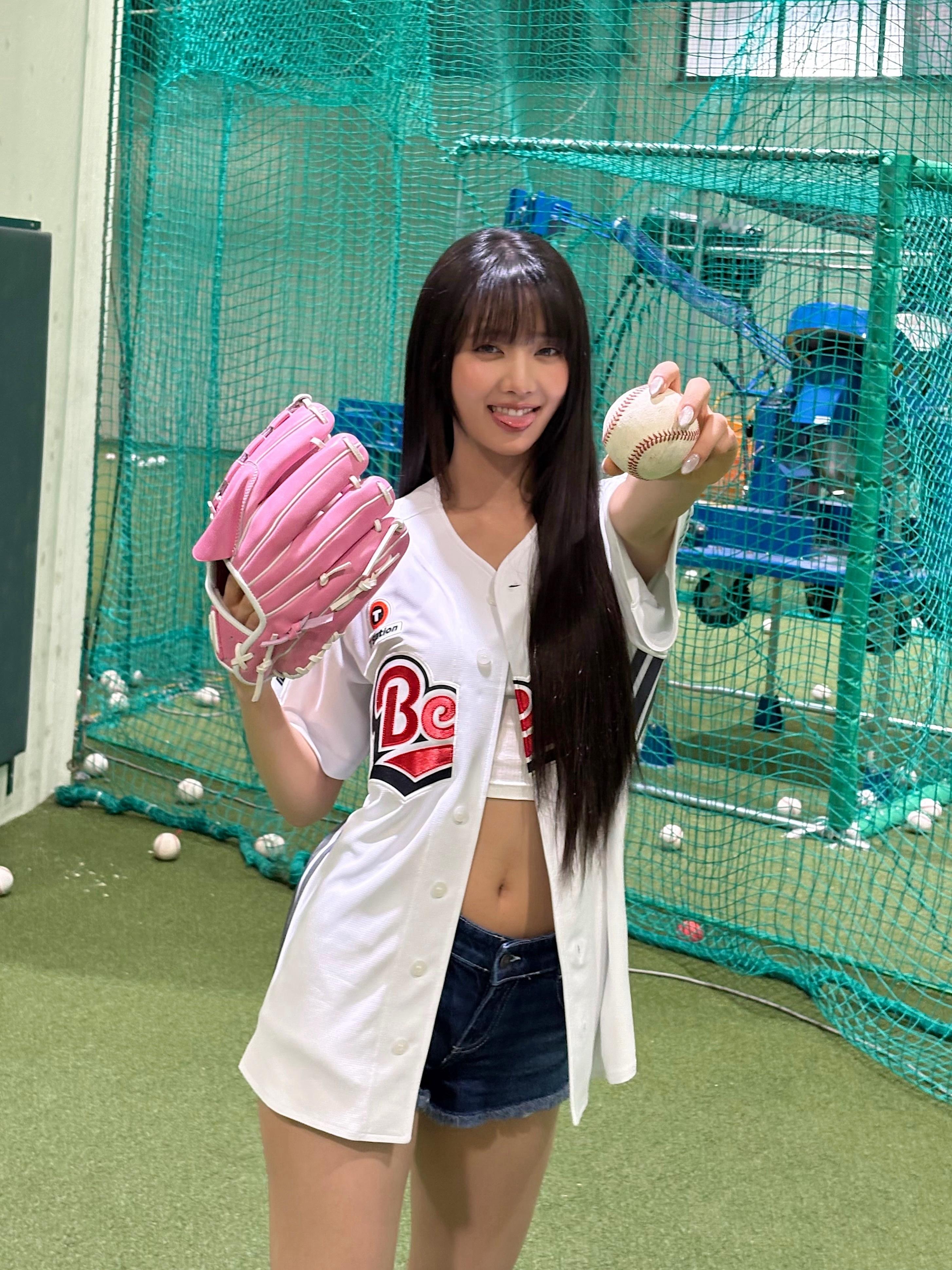 idle组合Minnie梦幻主唱🩷美食鉴赏家金咪260813 米妮ig更新秋季