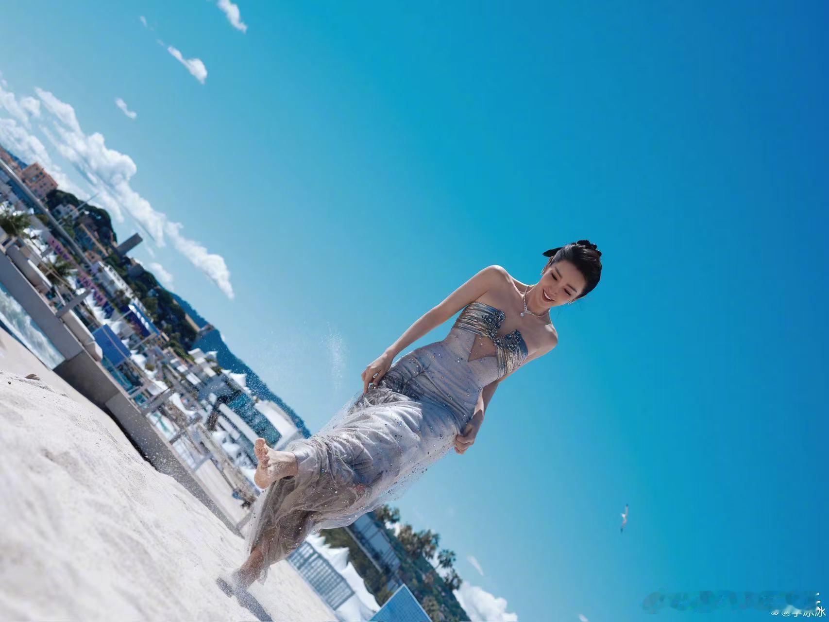 谁懂李冰冰演员的热爱底色 姐妹二人搭配真的太难得，一人坚守演员初心热爱，一人沉稳