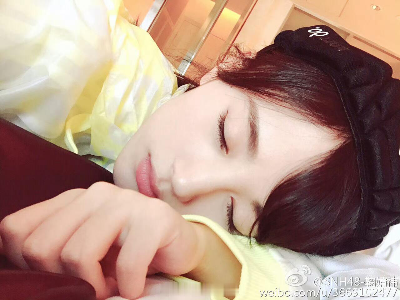 鞠婧祎TFBOYS全员加速中同框谁的时代回忆杀来袭！原来鞠婧祎和TFBOYS早在