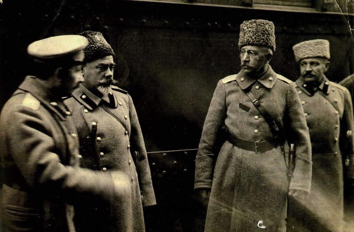 1919年2月3日白卫军将领合影，左起新任阿塔曼 А.Богаевский博加耶
