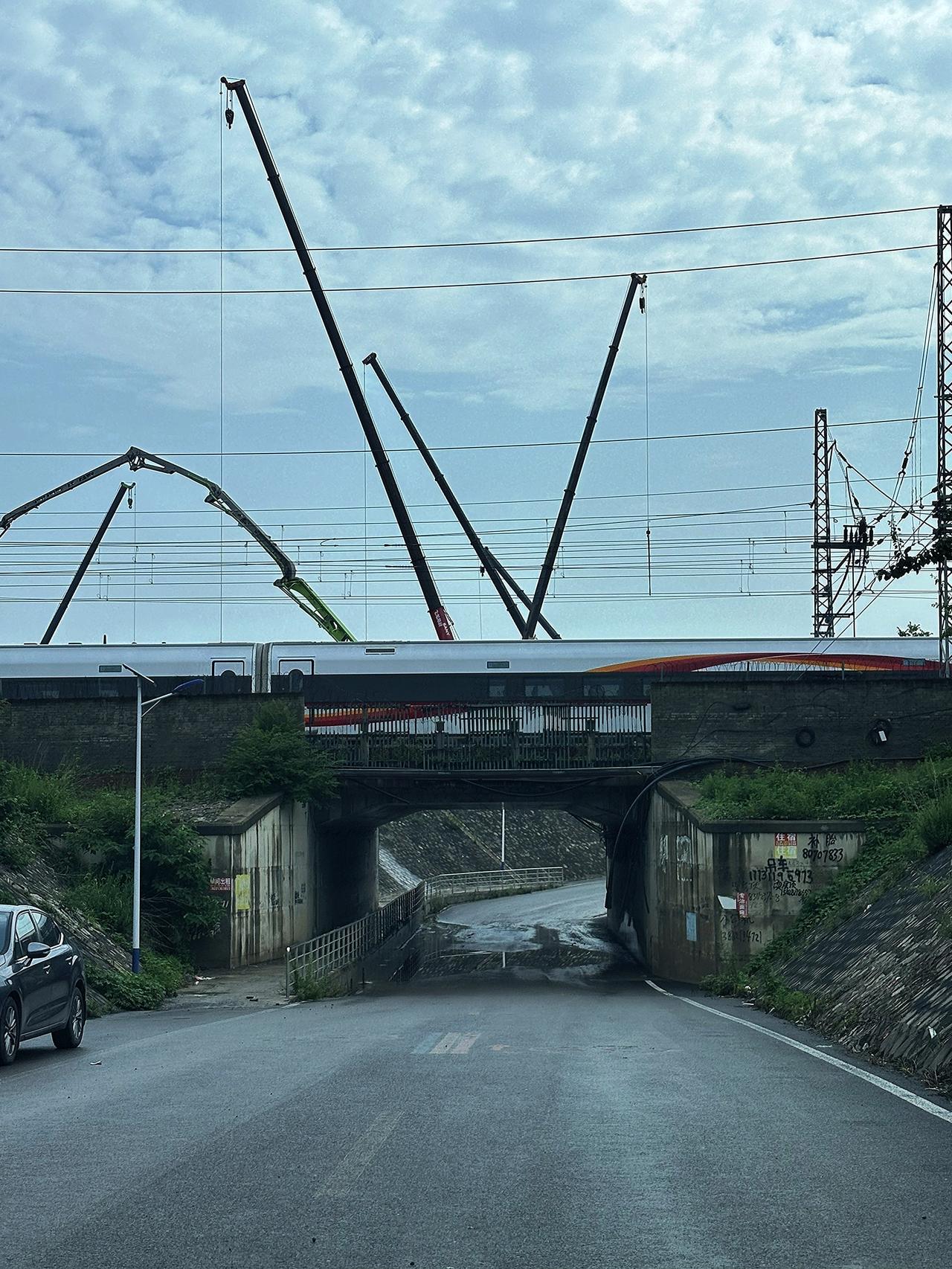 石家庄胜利大街南延吊车林立记录你的石家庄日常
