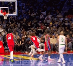 布朗吃T的原因，裁判吹罚尺度不一致！
北京时间11月1日，凯尔特人与76人的比赛