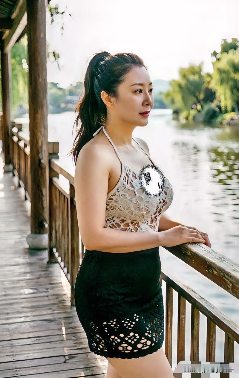 ［一枕诗书．行香子～五一有兴］文／开心吴

岫岭葱葱，春色浓浓。着轻装、踏野寻踪