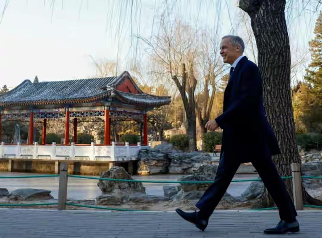 加总理总理硬刚特朗普？
达沃斯经济论坛会议，无疑是个西方国家聚集的地方，虽然不能