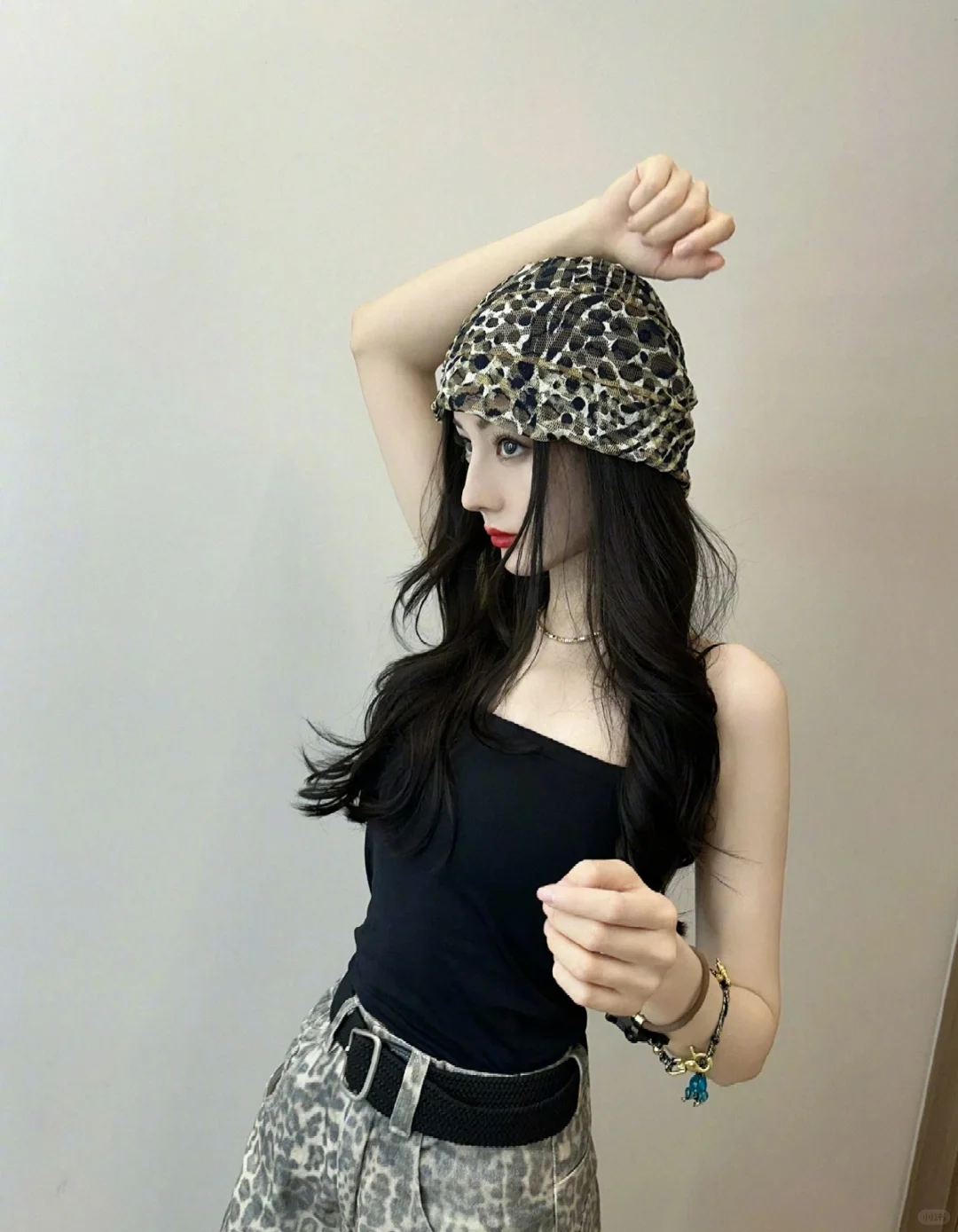 迪丽热巴豹纹look！