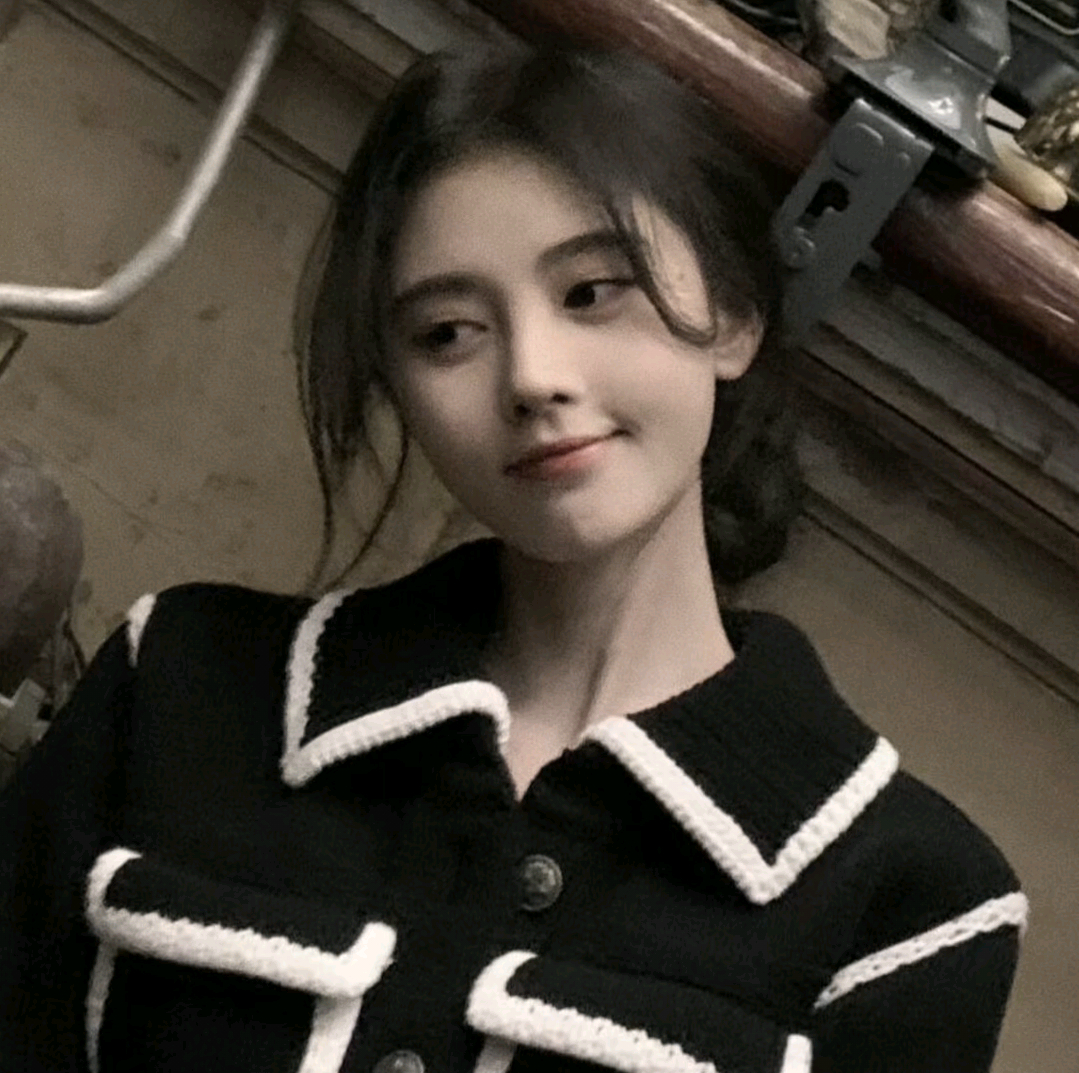 jjy鞠婧祎阿黛jjy鞠婧祎来战今天不是Hello Kitty 是hello b