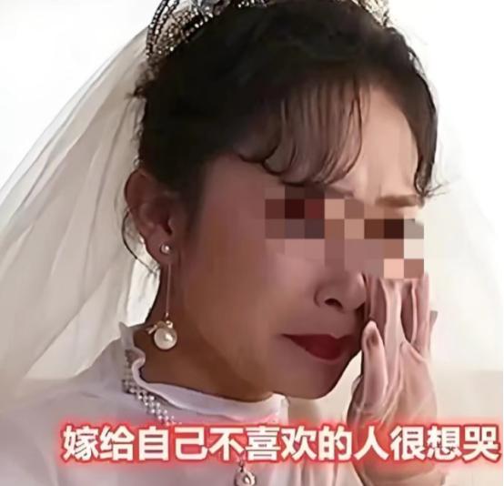 2010年，上海，女子结婚后，坚决不让丈夫碰自己，分居两年后，女子起诉离婚，不料