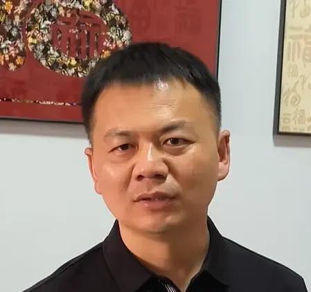 “为什么我的眼里常含着泪水，因为我对这土地爱得深沉……”少校张伟勇救5人的事迹，