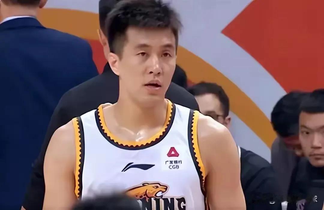 艾伦被卖广州？

事实上已经基本实锤郭艾伦被卖到广州队，他年纪大伤病多，还占顶薪