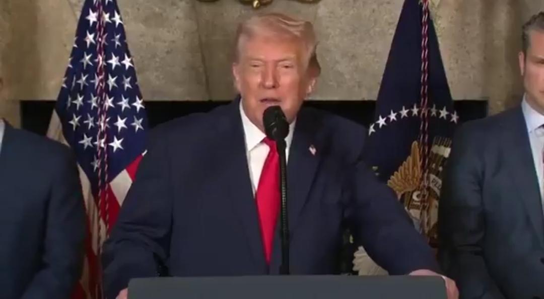 新闻快讯——美国总统唐纳德·特朗普表态：
“我们将高度依赖机器人及各类人工智能工