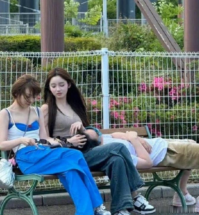 王思聪新女友承认恋情！直言二人四五年前认识。近日，懒懒高调承认恋情了。还晒出了一