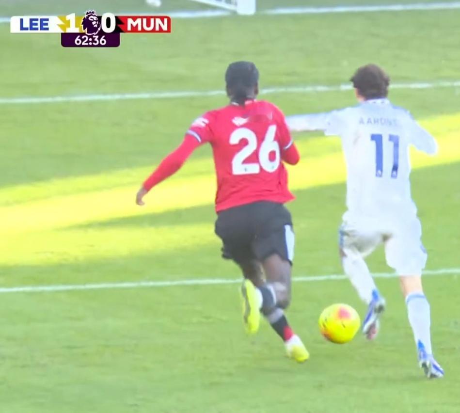 怪不得阿森纳青训要卖给曼联，这海文回追居然匀速跑？！ 