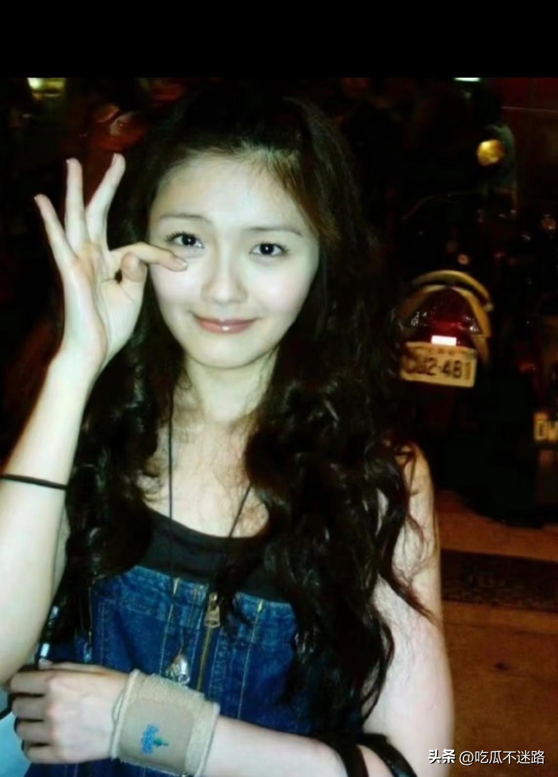 我问朋友，
为什么这次网上几乎一边倒支持
汪小菲？

朋友说，你看S妈告他的理由