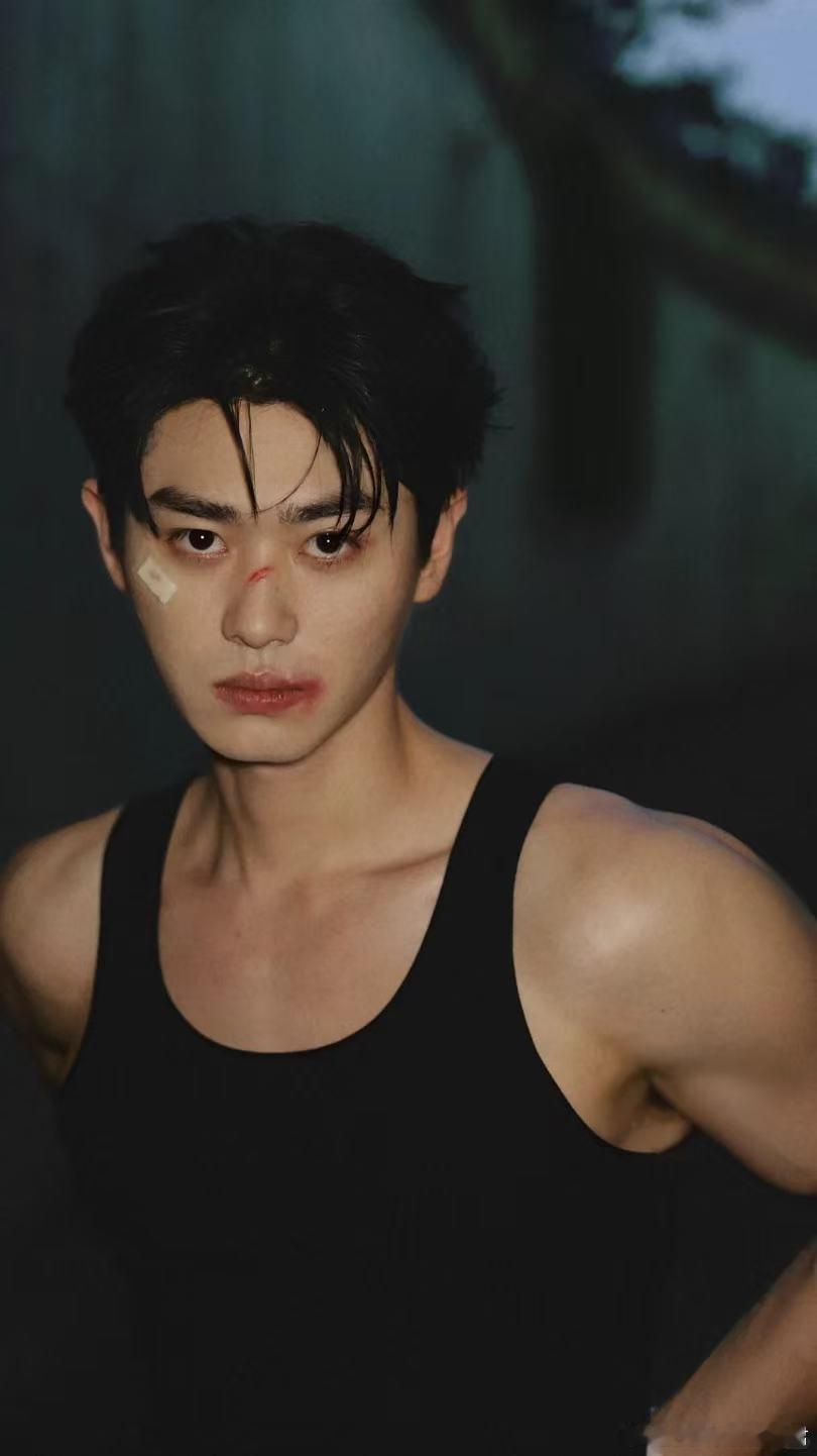 边水往事毛攀回应被网暴 辛浩江把“被骂上热搜”当成一个表演课案例来复盘。这种把争