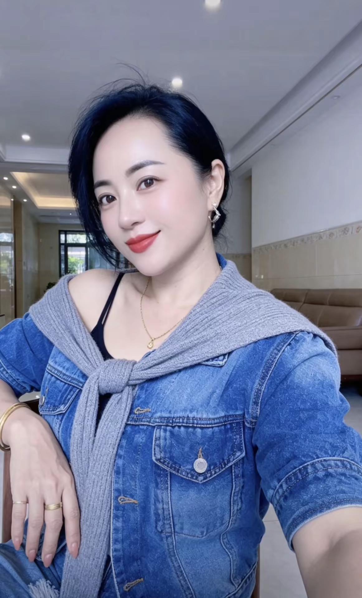 自信是最好的穿搭 记录自己喜欢的状态