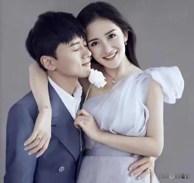 张杰和谢娜爱肯定是爱的，因为他们两个人也都是有责任心的人。

但是屏幕前展现的肯