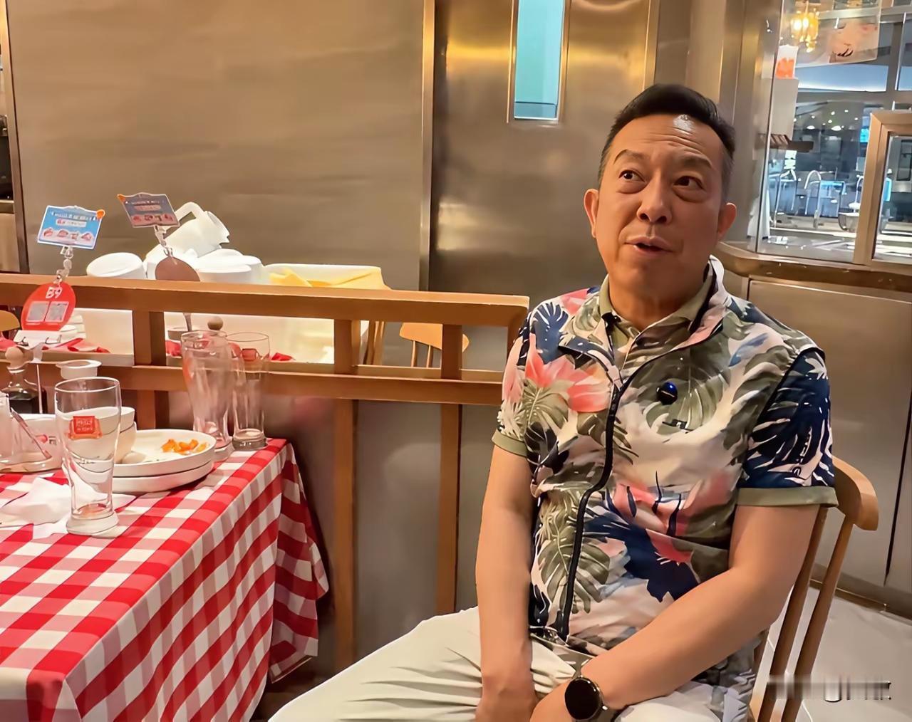 西贝换人了
根据查询，西贝在近期发布了多个重要岗位的招聘，包括法务主管、品牌传播