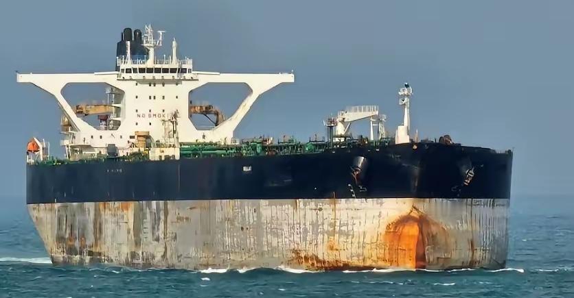 要说俄罗斯现在够憋屈的，美海军公然扣押俄籍油轮却不敢报复，仅通过外交呼吁保障人员