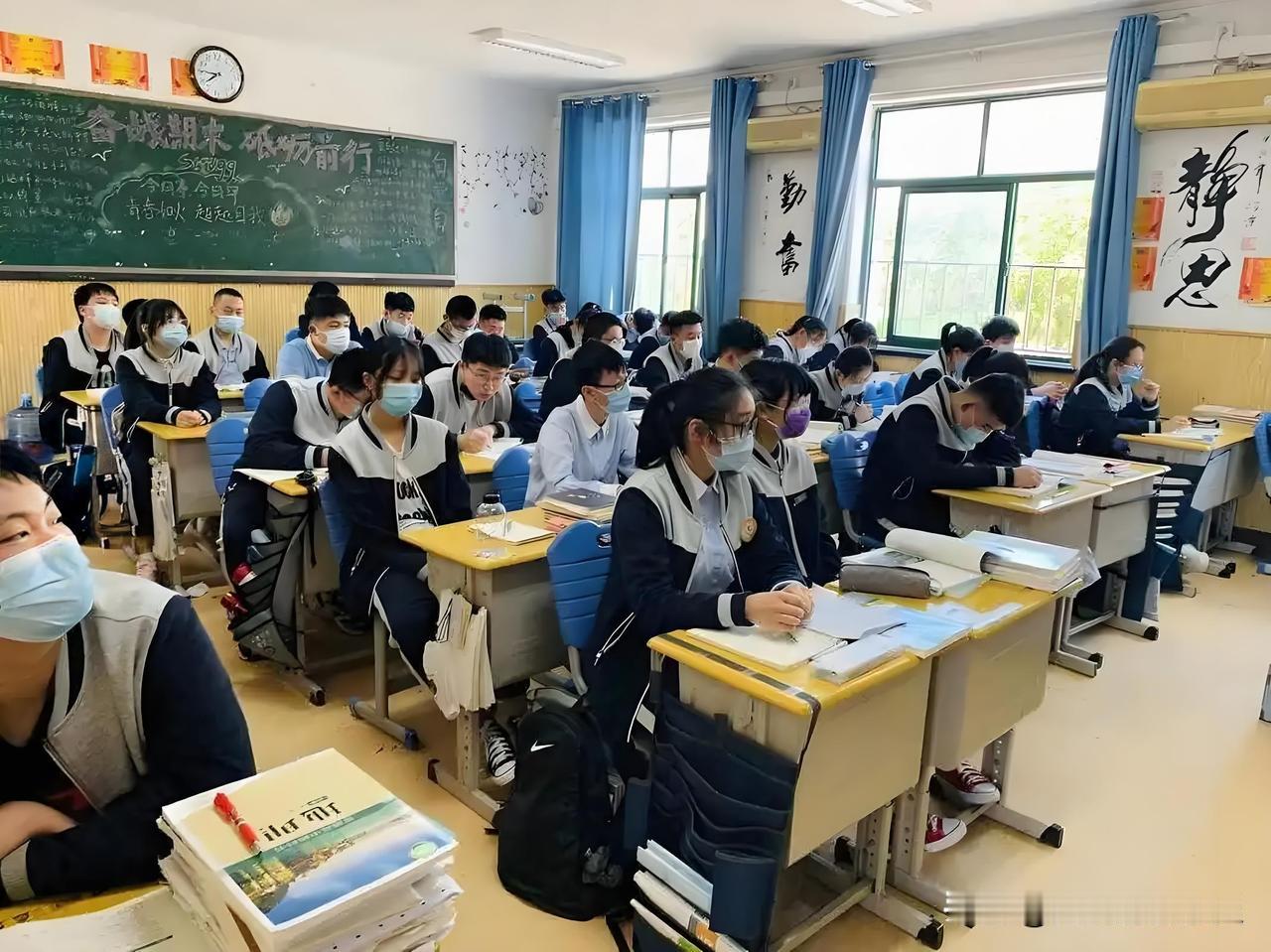 别再死背公式！隐函数求导根本不靠硬算，90%学生都学错了
很多高中生、大学生学数