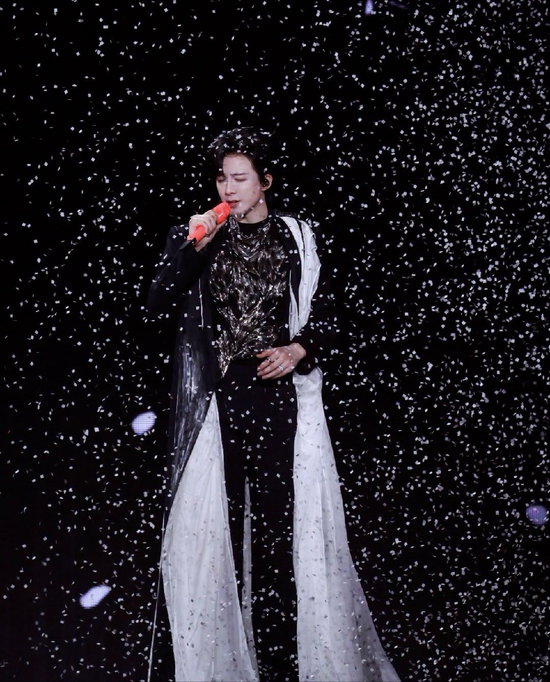 还记得那句——他朝若是同淋雪，此生也算共白头。刘宇宁  |刘宇宁演唱会  |摩登