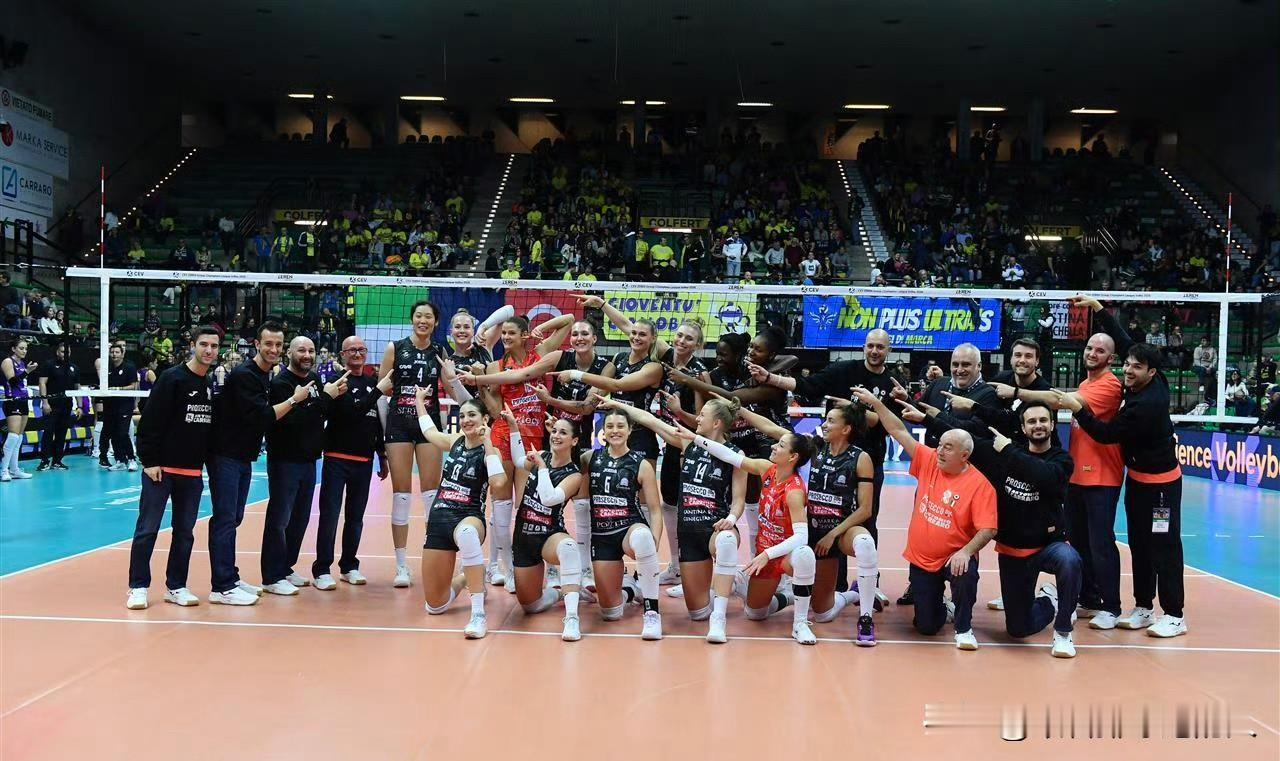 2025/26女排欧冠第四階段小组赛第一轮，科內利亚诺🇮🇹3:2泽仁体育🇹