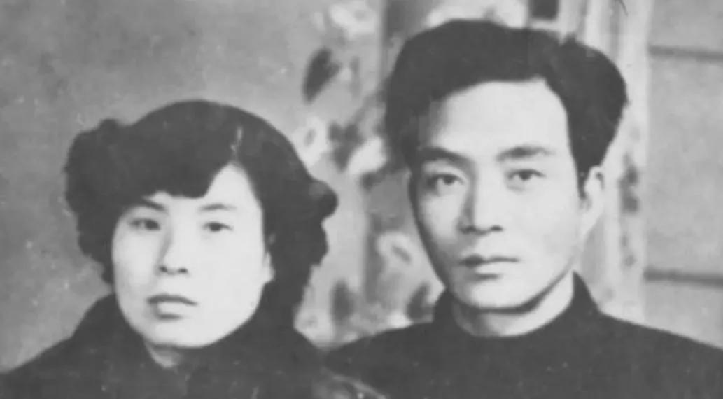 1950年的春节，焦裕禄回家探亲，他到处找不到妻子，母亲惋惜地说：“你妻子改嫁了