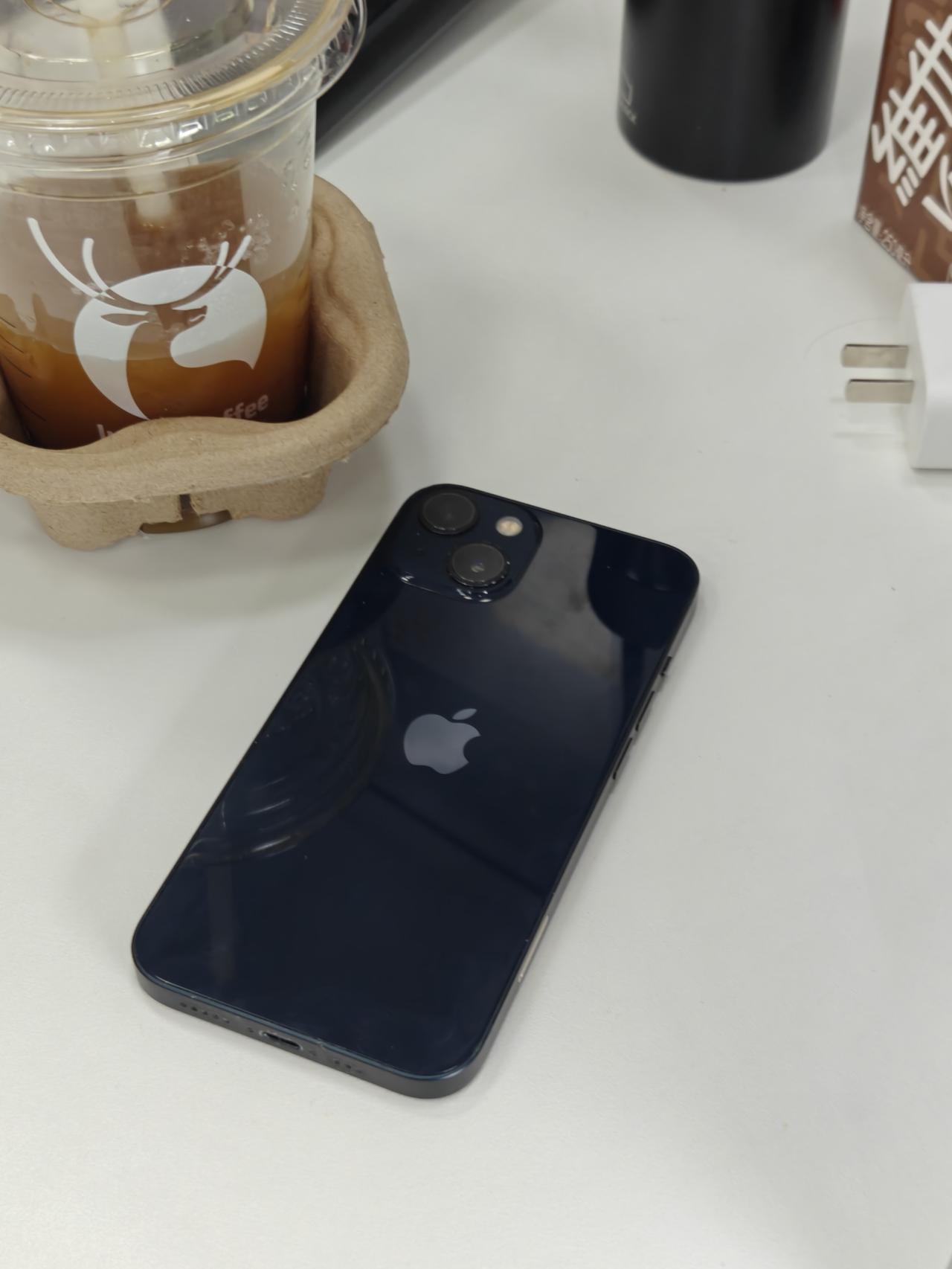谁赞成谁反对？黑色手机才是yyds！

多少人的iPhone13到今天还在坚持着