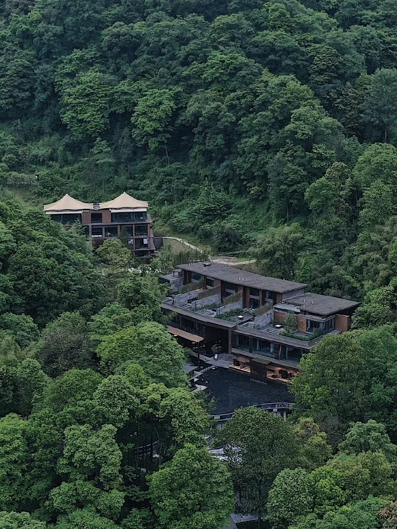 成都青城山｜在疗愈系禅意民宿里泡个汤♨️