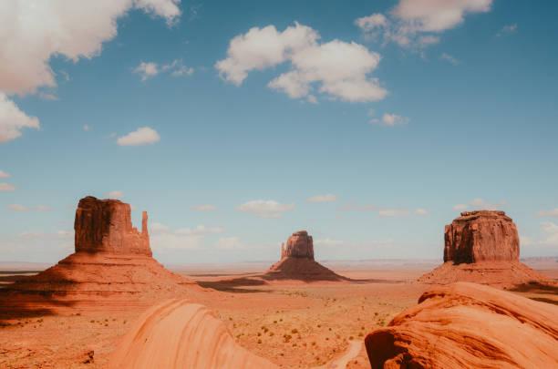 一个逆袭的农村青年说：
原生家庭让你窒息？别只会忍：先把“反抗能力”练出来。
如