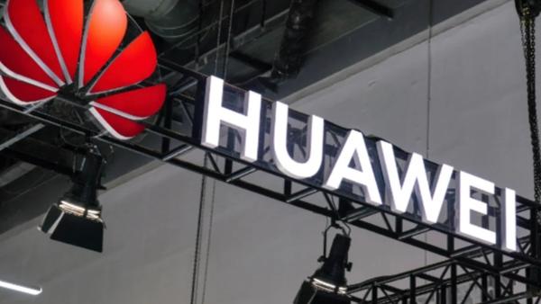 上联:莫向梦中求富贵，
下联:须从现实谋发展。