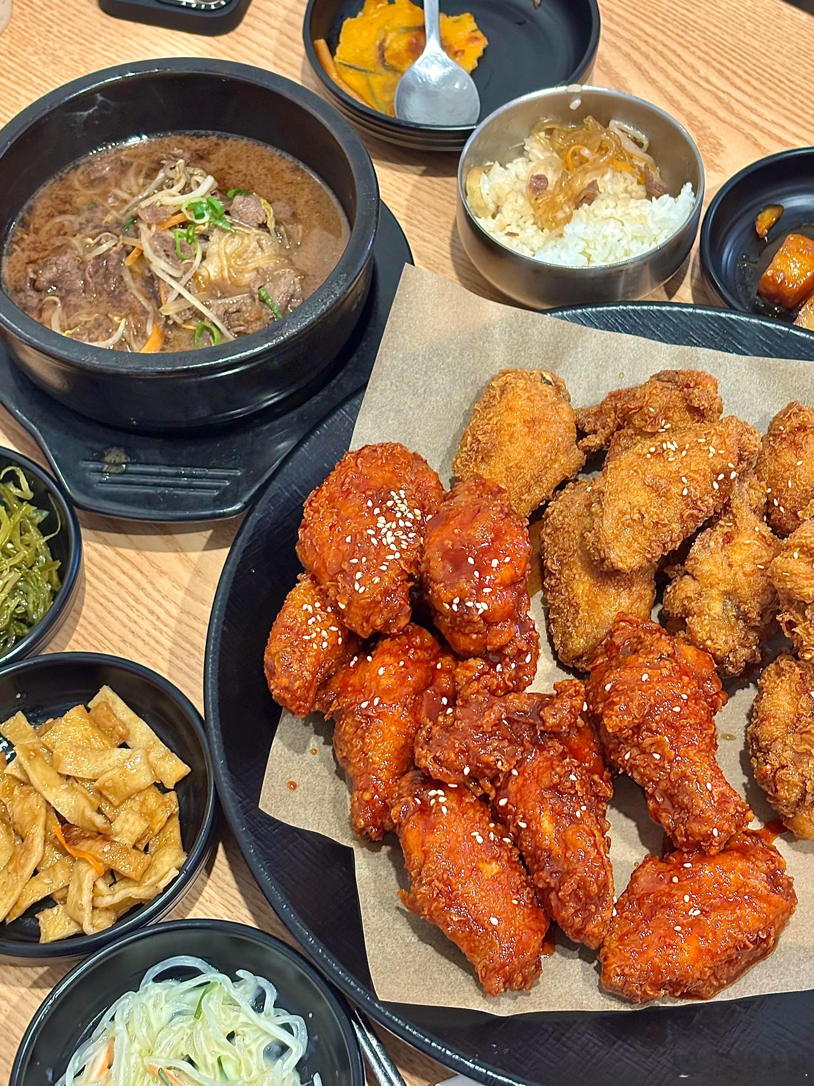 京东请客送炸鸡红酒大闸蟹寒冷的冬天，吃着酥脆的炸鸡，配上一杯红酒，再来个大闸蟹，