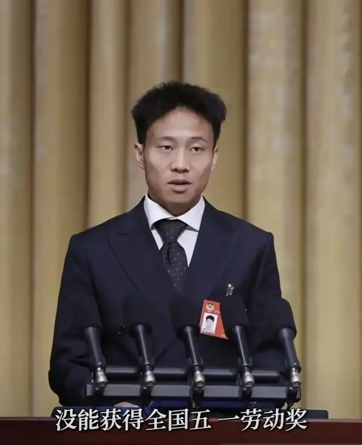 遗憾！何杰再次无缘全国五一劳动奖 。
从打破全国纪录到亚运、全运夺冠，“宁夏玫瑰