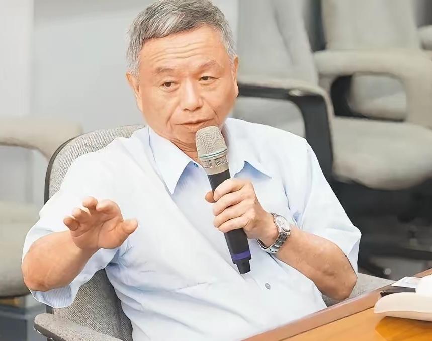 5月11日，前卫生署署长杨志良出现在媒体采访中，带来了一番引发关注的言论。

他