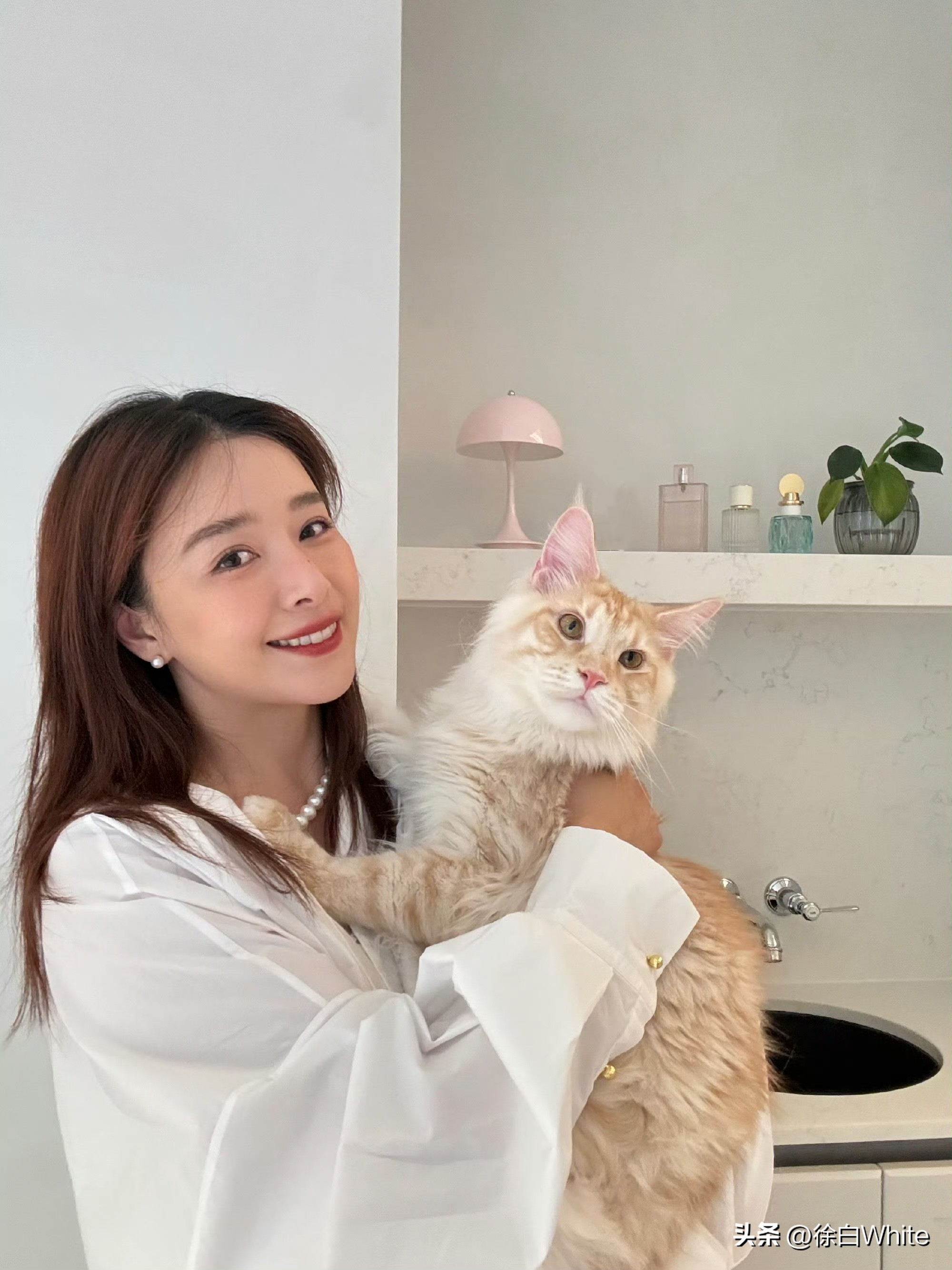 阚清子晒近照，自曝瘦了5斤此前有关孩子的传闻流出，阚清子始终未直接回应，此次晒出