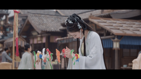 白日提灯思胥万千咬脖吻迪丽热巴陈飞宇咬脖吻戏 白日提灯的剧粉真是太幸福了，两个顶