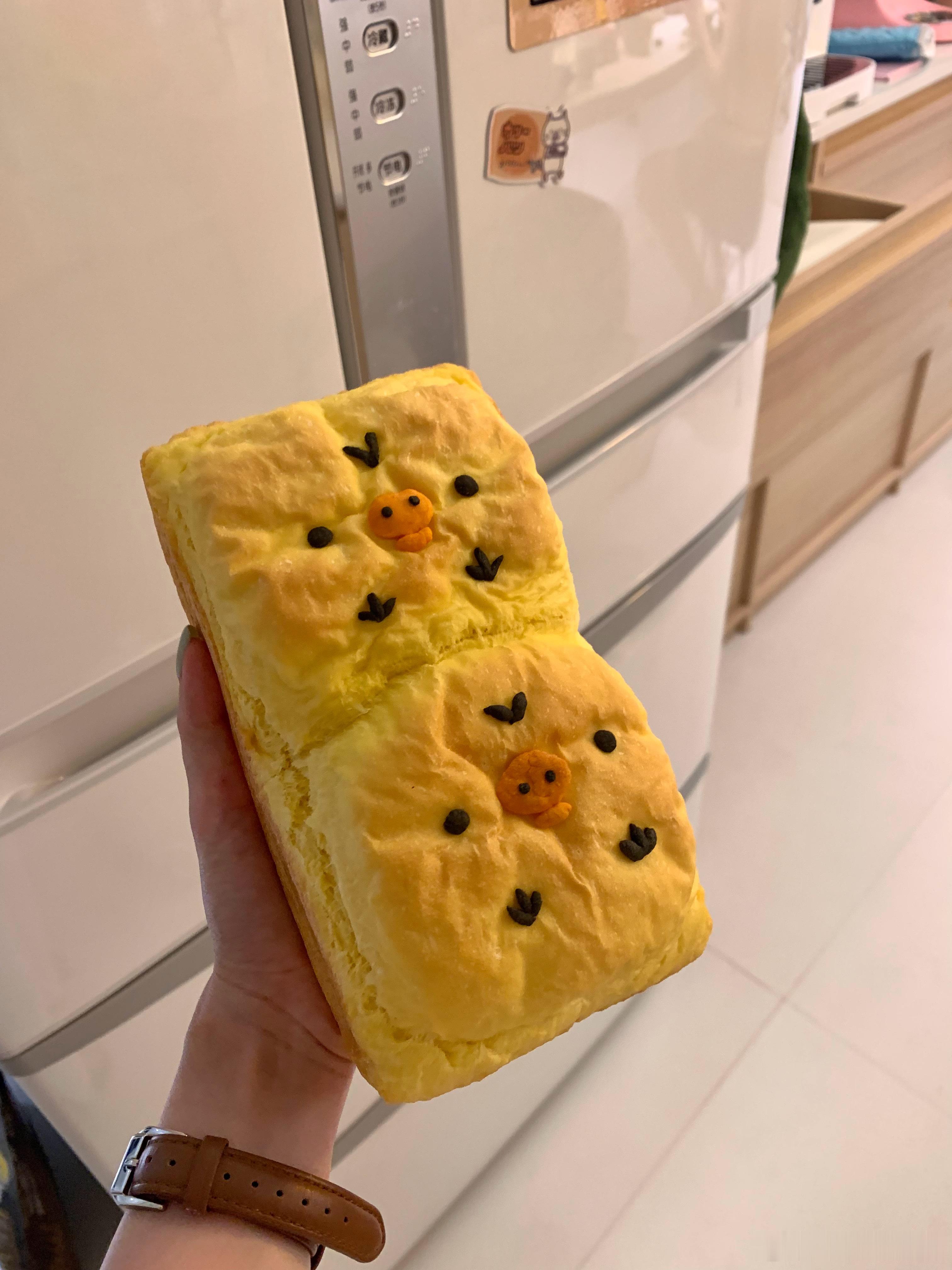 咋回事呢 进烤箱前还挺阳光的 
