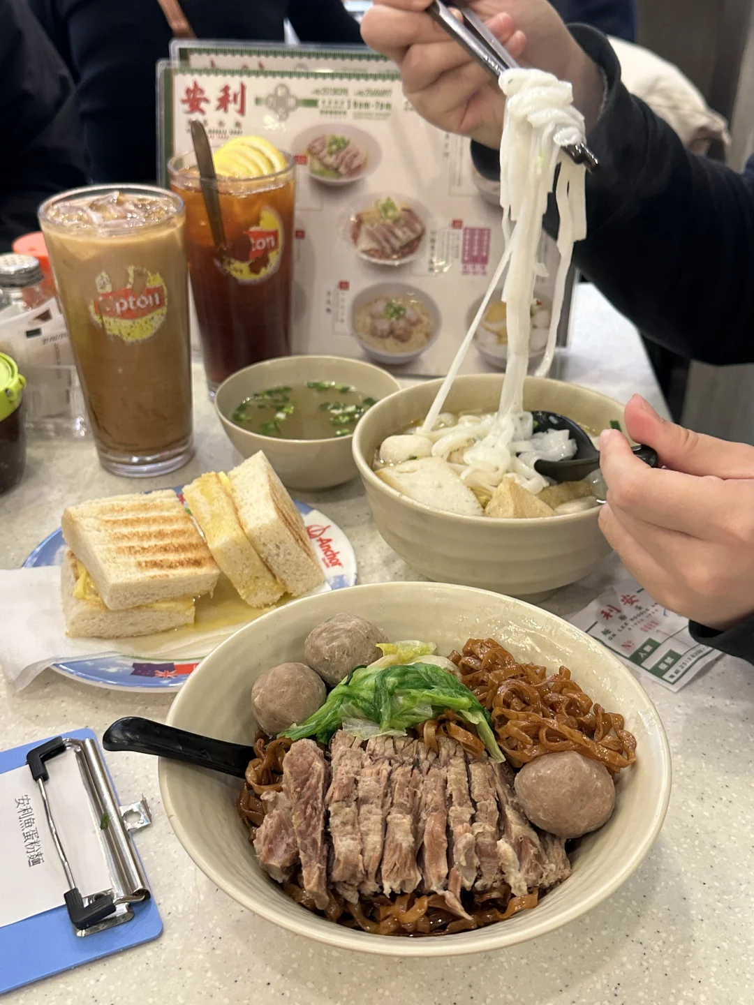 感谢施伯雄和千语bb！这家确实好吃！