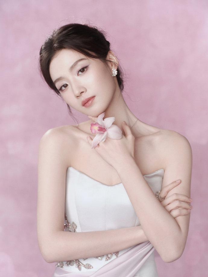 卢昱晓白紫拼接裙卢昱晓花影春意 卢昱晓花影春意 